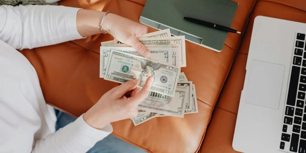 tips-to-succeed-in-online-work-without-getting-scammedtips-to-succeed-in-online-work-without-getting-scammed